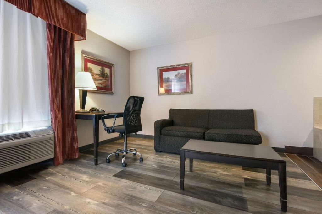 Surestay Tarboro